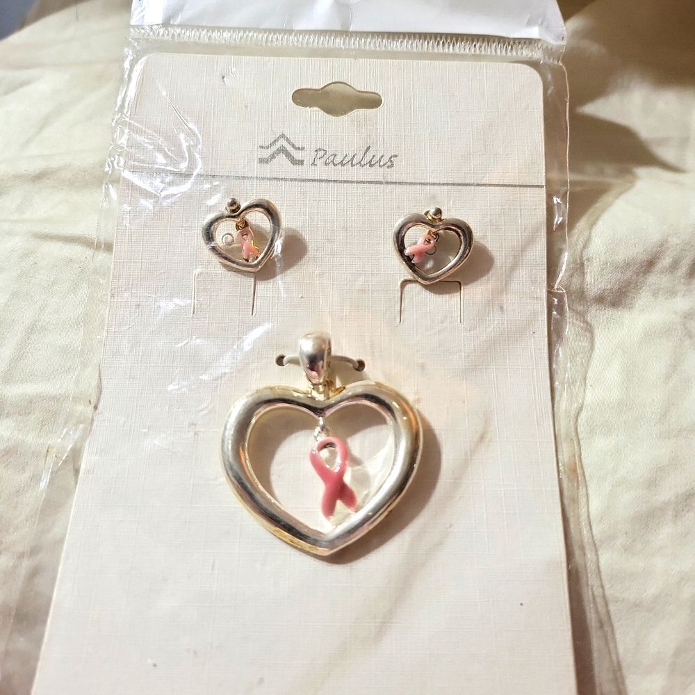 NWT CANCER AWARENESS PINK AND SILVER NECKLACE PENDANT AND MATCHING EARRINGS ✨️